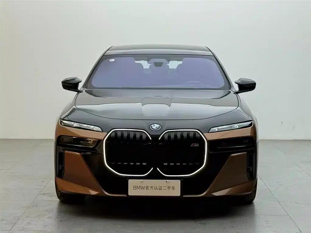 BMW i7 M70L 2023 Model — миниатюра 1