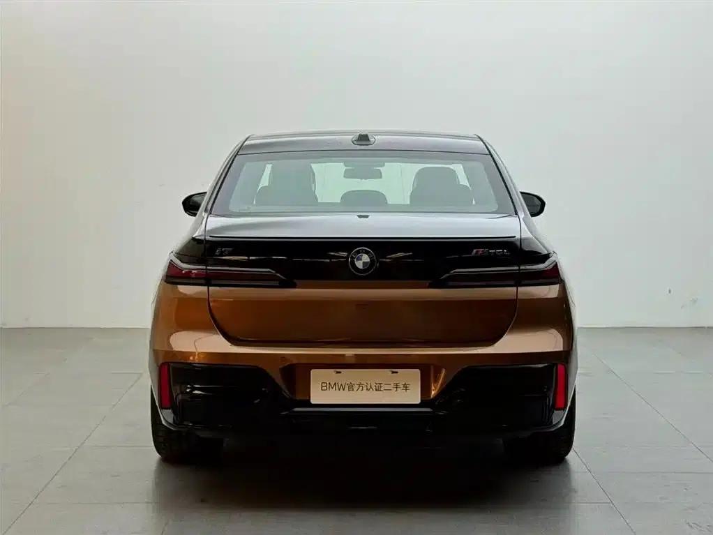 BMW i7 M70L 2023 Model — миниатюра 5