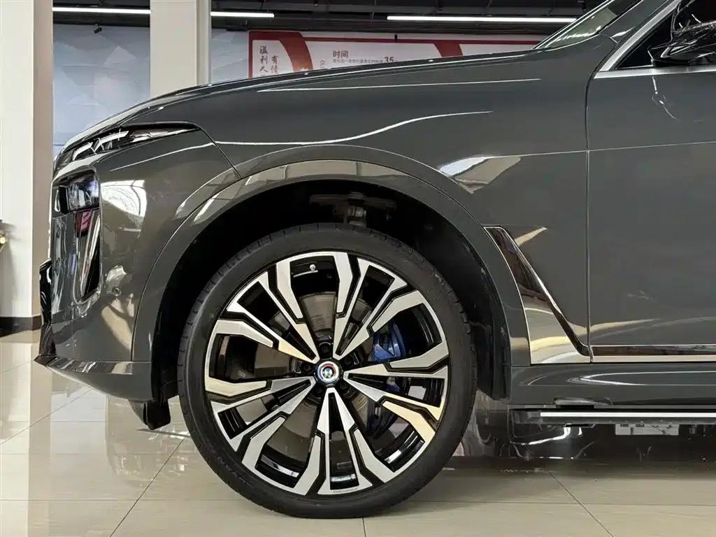 2023 BMW X7 M60i xDrive M60i — миниатюра 5