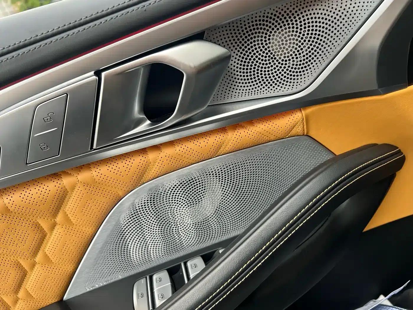 2020 BMW M8 Competition — миниатюра 9
