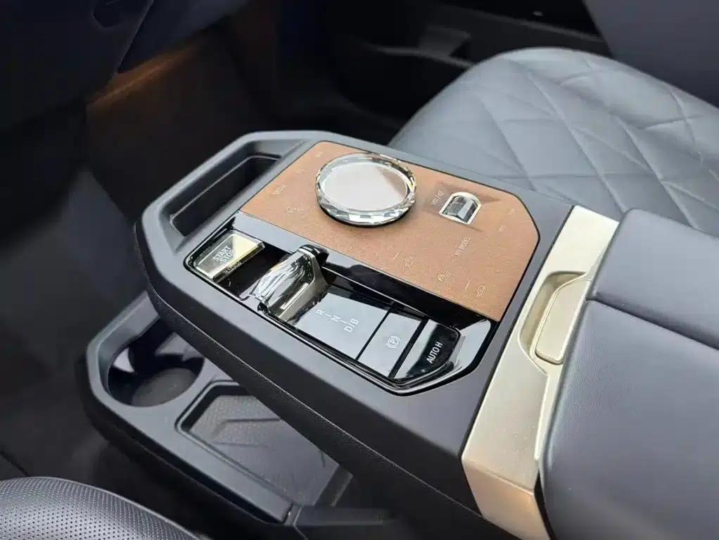 BMW iX M60 2022 M60 — миниатюра 11