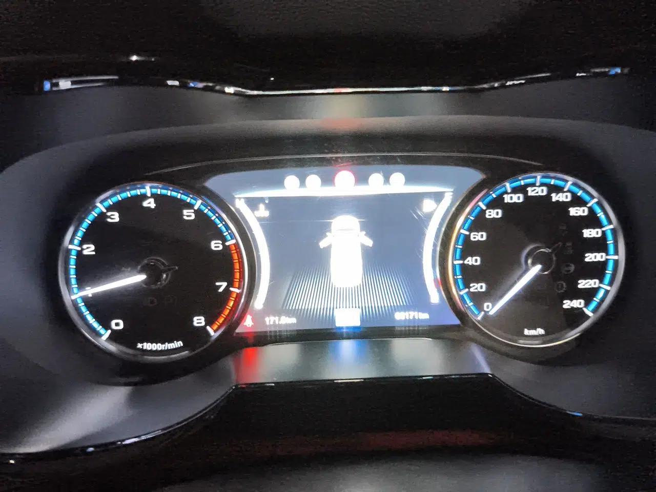 GAC Trumpchi GS8 2017 320T Two-Wheel Drive Luxury Smart Connectivity Version (7 Seats) — миниатюра 11