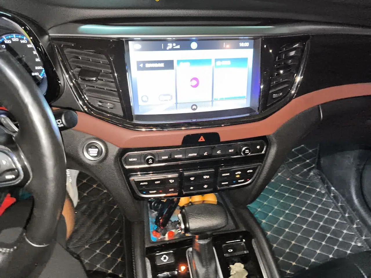 GAC Trumpchi GS8 2017 320T Two-Wheel Drive Luxury Smart Connectivity Version (7 Seats) — миниатюра 13