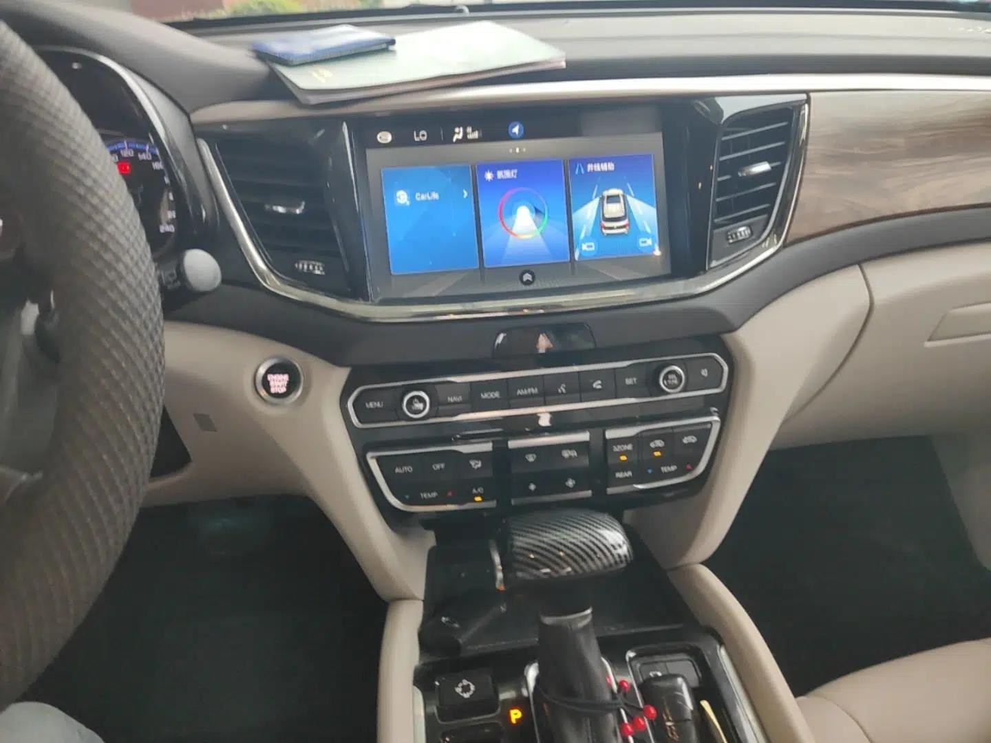 GAC Trumpchi GS8 2017 320T Two-Wheel Drive Luxury Smart Connectivity Version (7 Seats) — миниатюра 12
