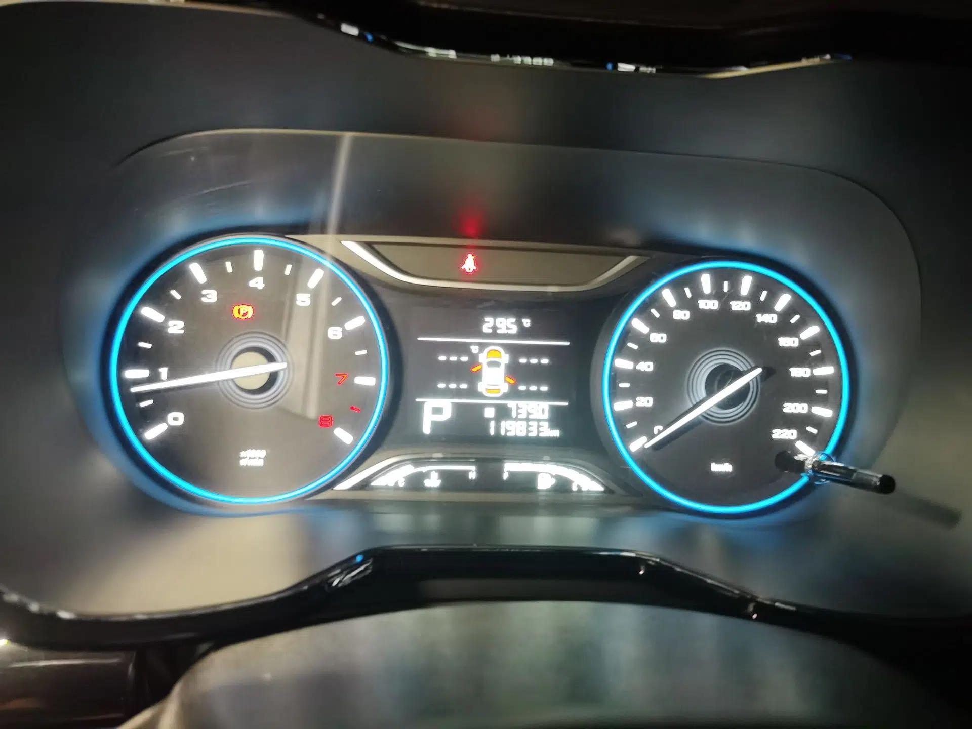 GAC Trumpchi GS4 2018 235T Automatic Two-Wheel Drive Luxury Smart Connectivity Version — миниатюра 11