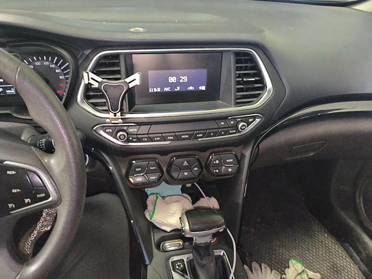 GAC Trumpchi GS4 2017 235T Automatic Two-Wheel Drive Elite Edition — миниатюра 13