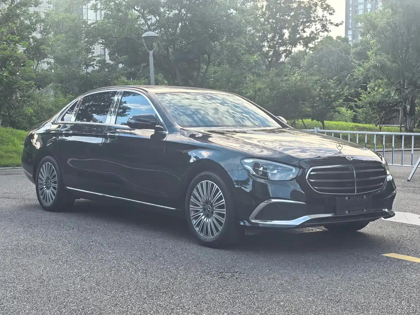 Mercedes-Benz E-Class 2023 E 300 L Luxury — миниатюра 3