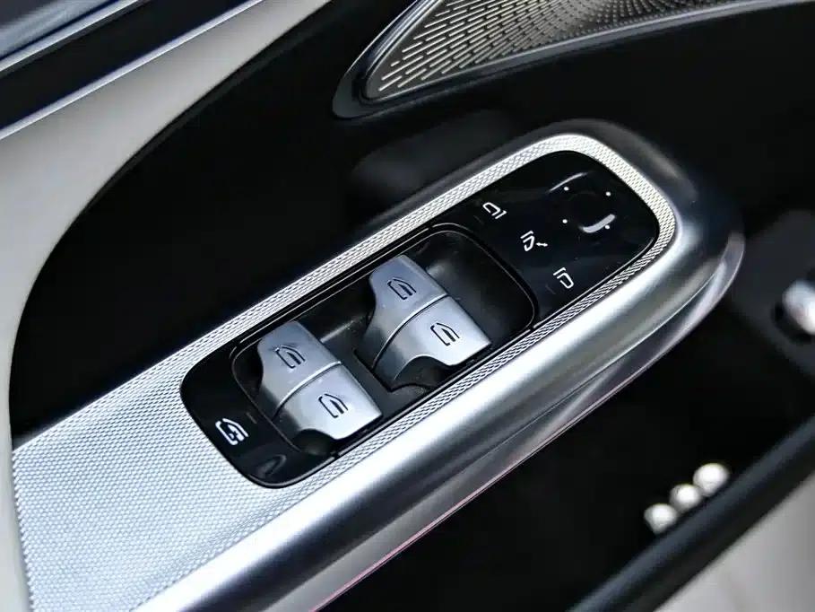 2024 Mercedes-Benz E-Class E 300 L Luxury — миниатюра 23