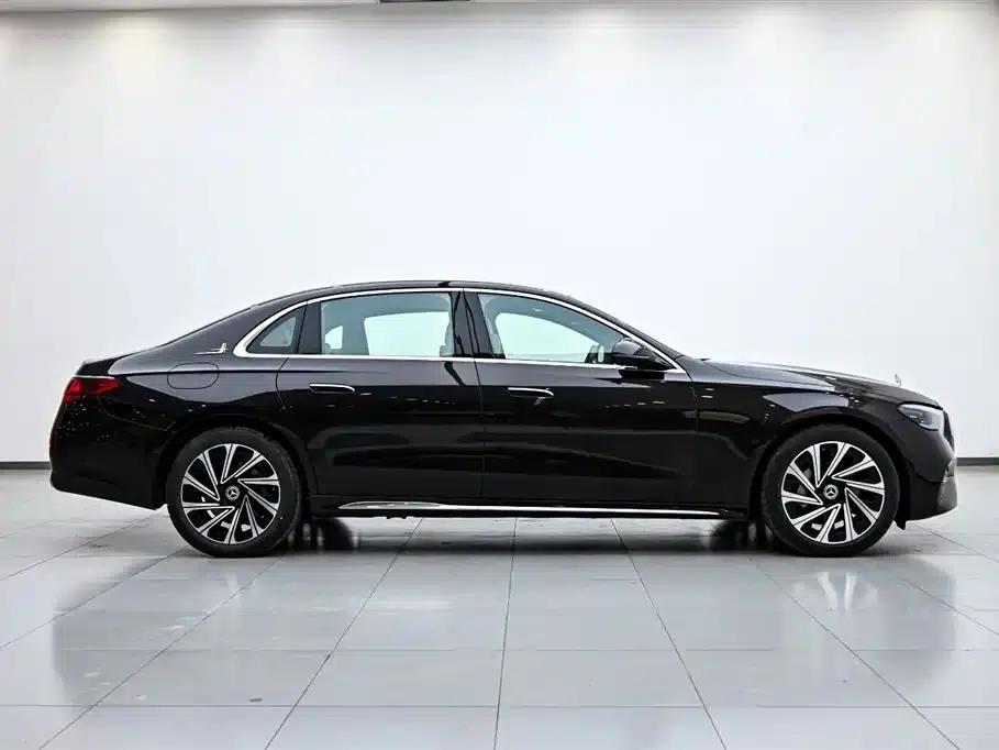 2024 Mercedes-Benz E-Class E 300 L Luxury — миниатюра 7