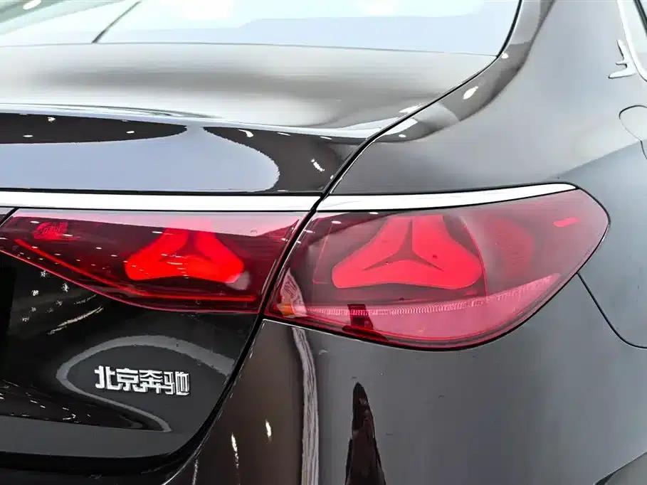 2024 Mercedes-Benz E-Class E 300 L Luxury — миниатюра 10