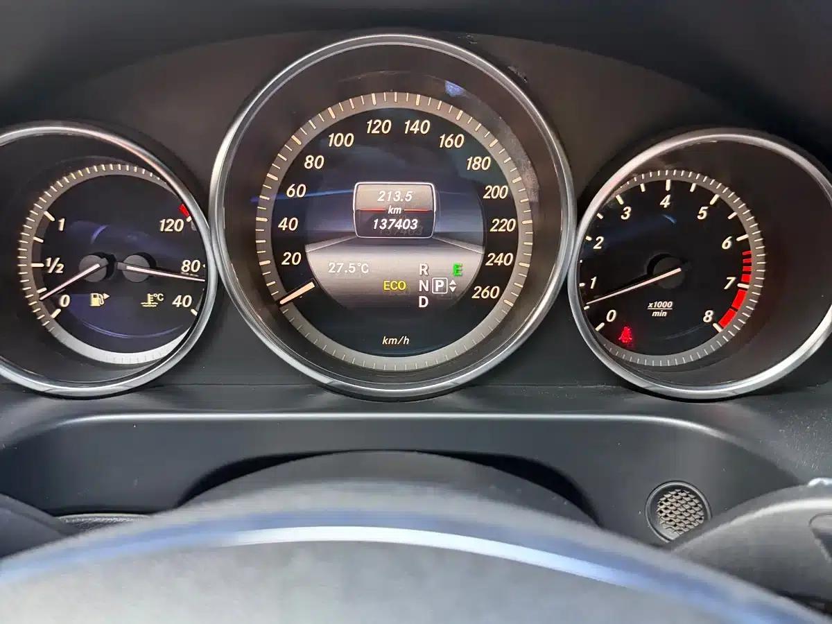 2015 Mercedes-Benz E-Class E 320 L — миниатюра 14