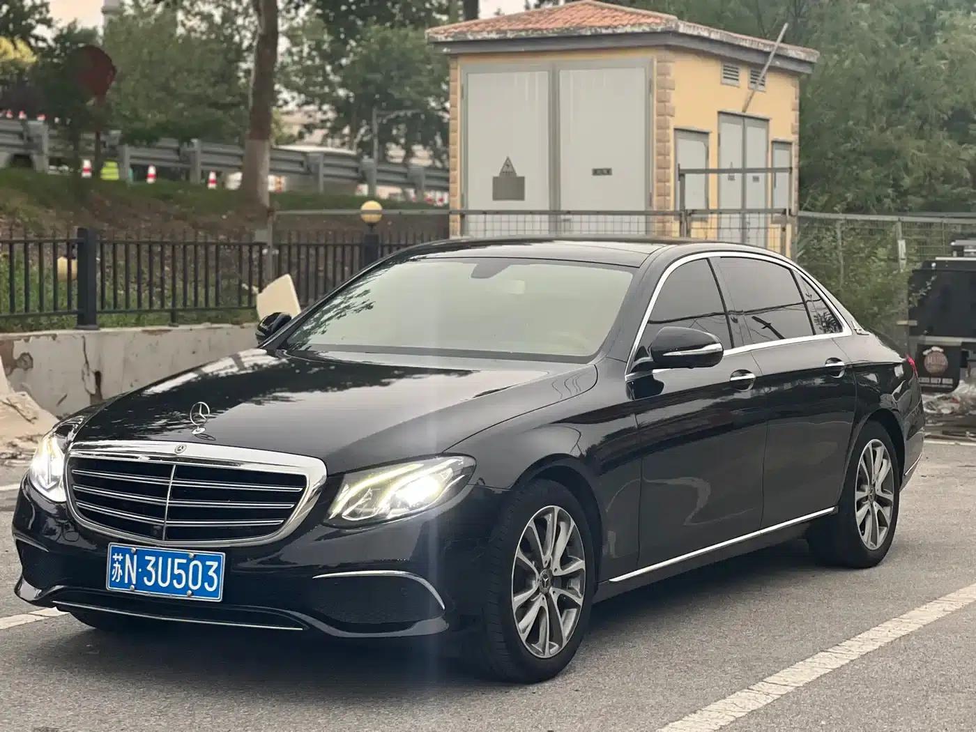 2019 Mercedes-Benz E-Class E 300 L Luxury — миниатюра 1