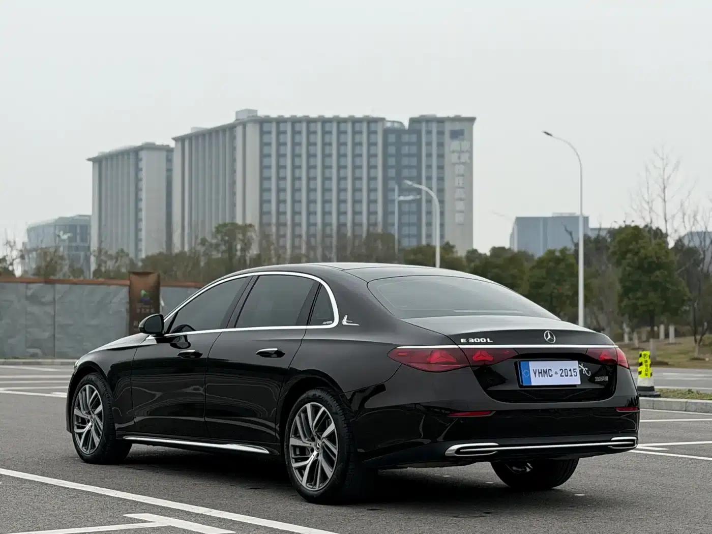 Mercedes-Benz E-Class 2024 E 300 L Fashion Edition — миниатюра 17