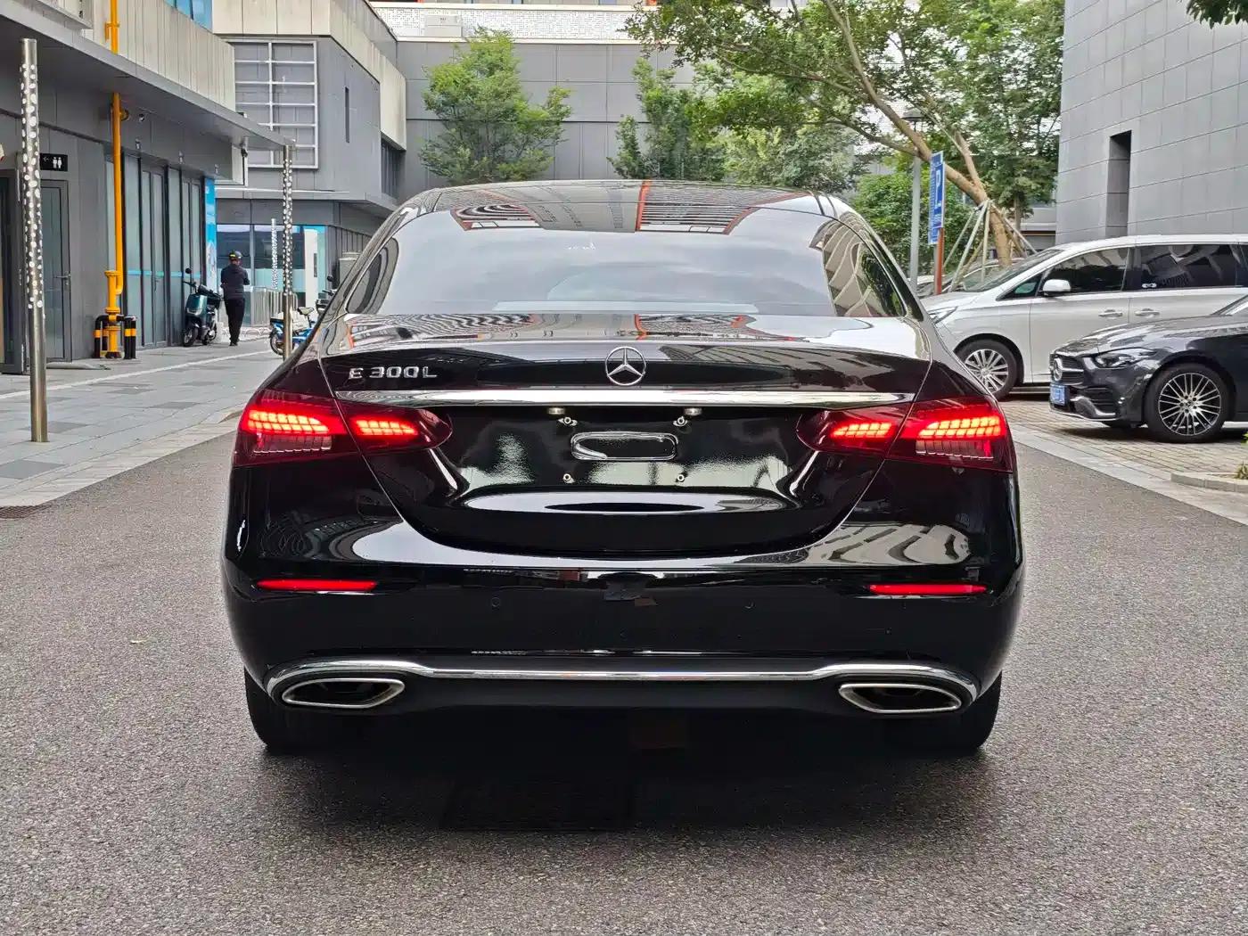 Mercedes-Benz E-Class 2023 E 300 L Fashion Edition — миниатюра 20