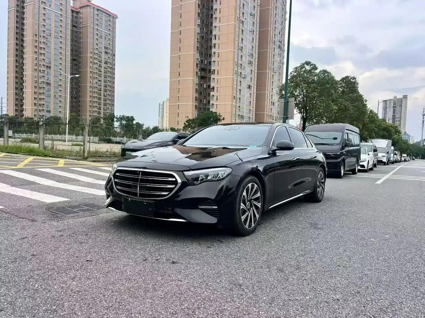 2025 Mercedes-Benz E-Class E 300 L Luxury — миниатюра 1