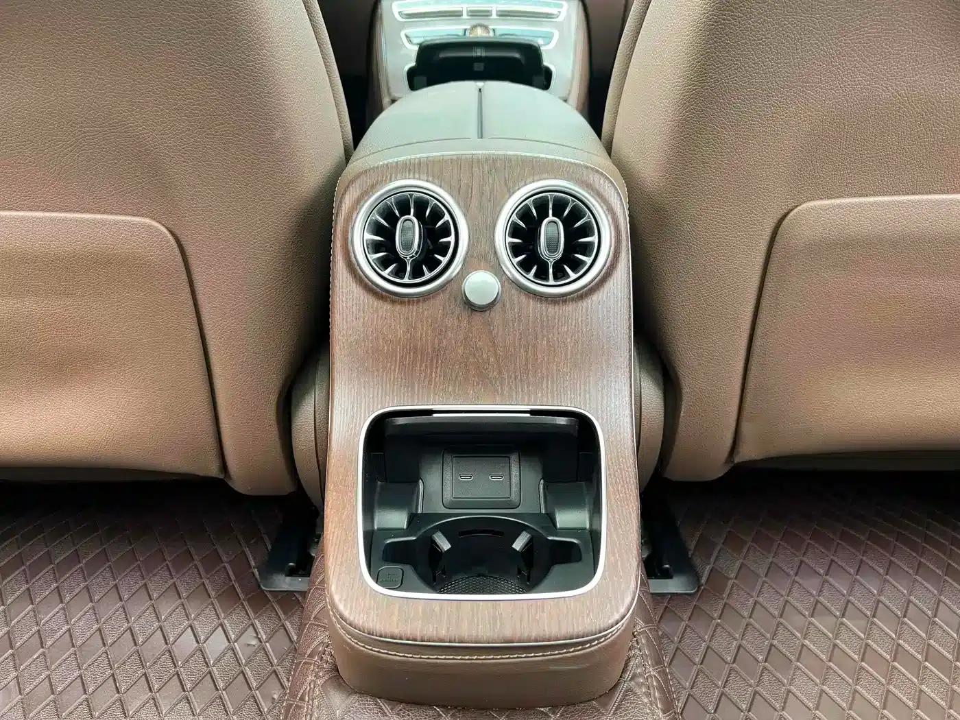 Mercedes-Benz E-Class 2023 E 300 L Fashion Edition — миниатюра 15