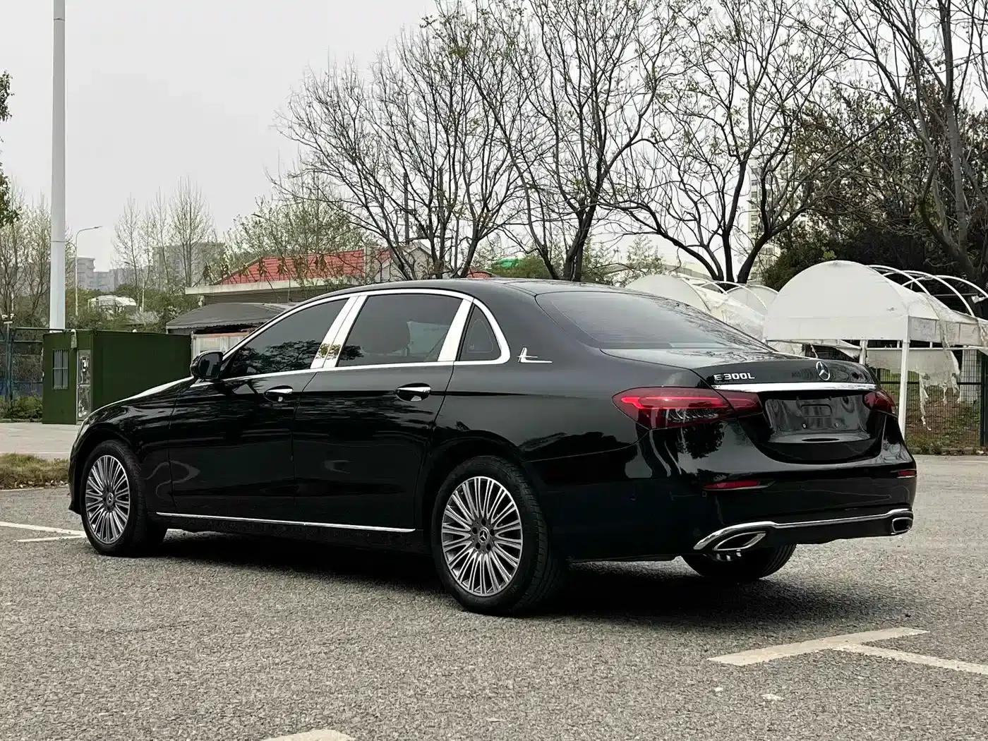 Mercedes-Benz E-Class 2023 E 300 L Fashion Edition — миниатюра 19
