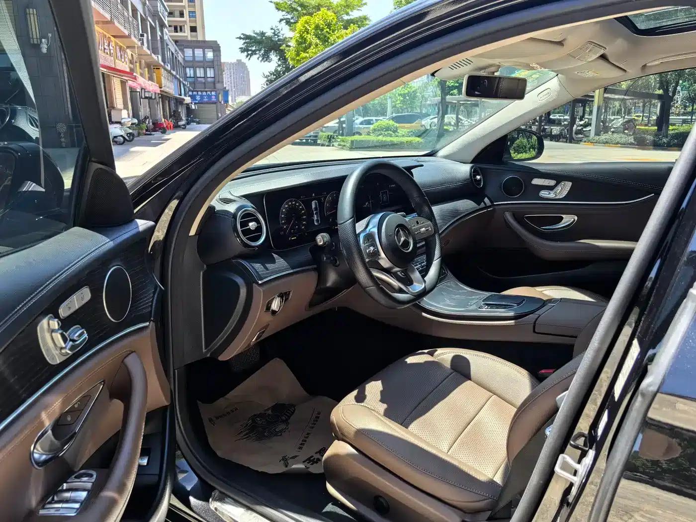 Mercedes-Benz E-Class 2019 Facelift E 300 L Sport Style — миниатюра 4