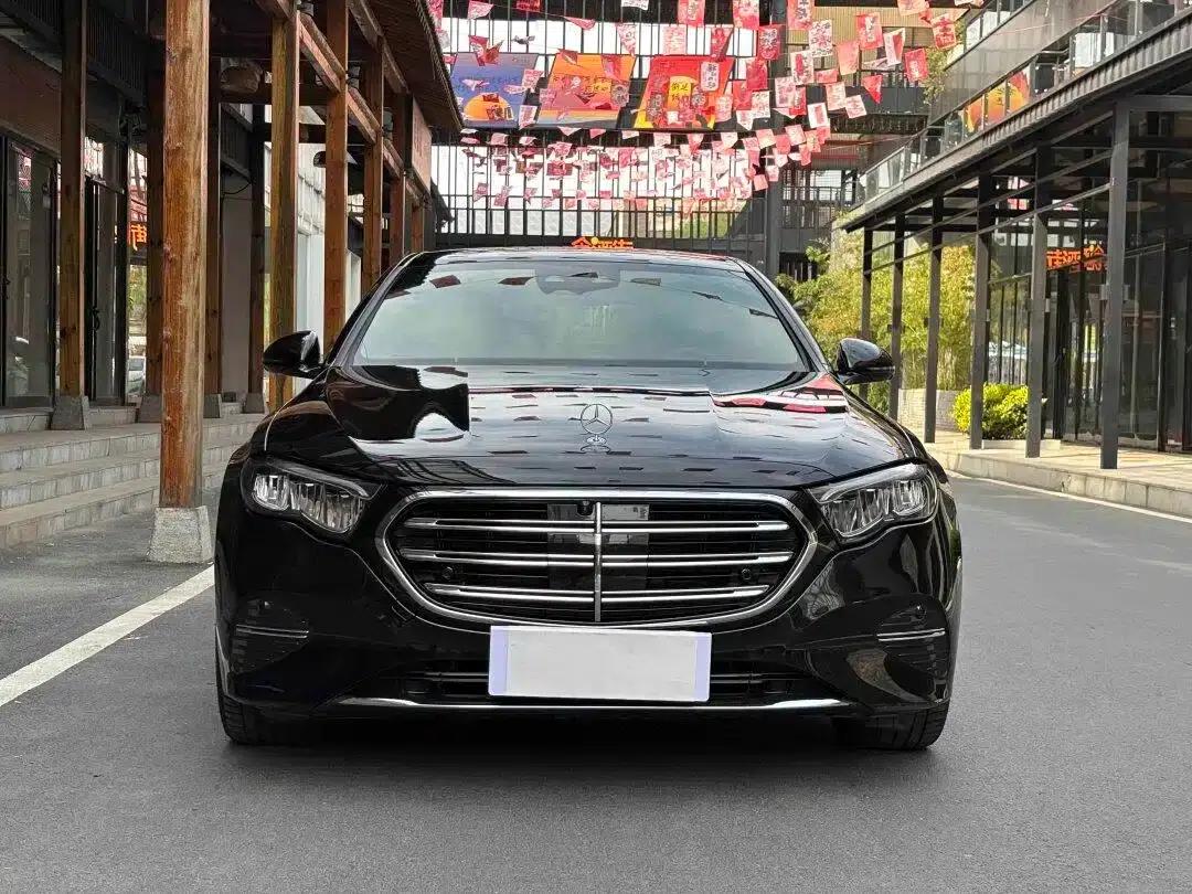 2025 Mercedes-Benz E-Class E 300 L Luxury — миниатюра 1