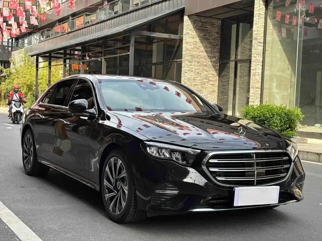 2025 Mercedes-Benz E-Class E 300 L Luxury — миниатюра 3