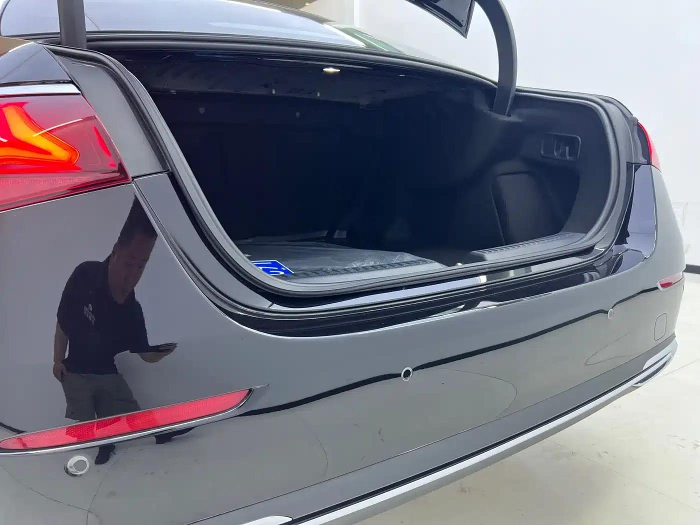 Mercedes-Benz E-Class 2024 Facelift E 300 L Luxury — миниатюра 13