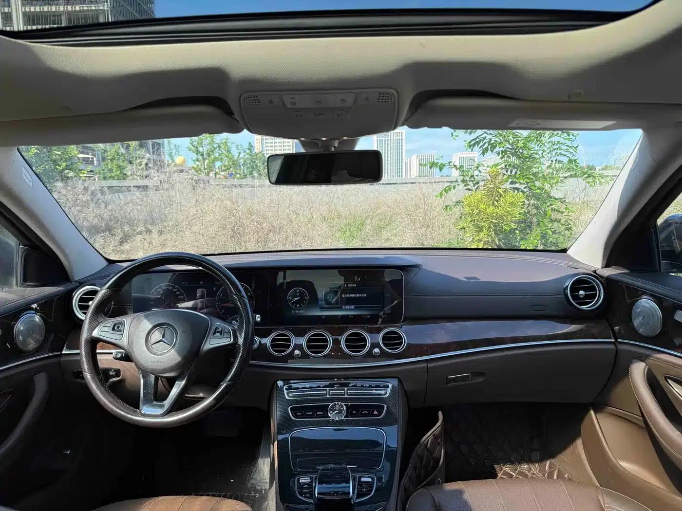 2017 Mercedes-Benz E-Class E 300 L Luxury — миниатюра 8