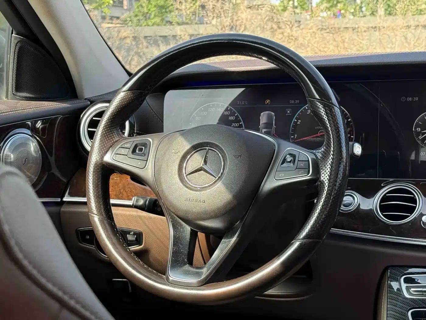 2017 Mercedes-Benz E-Class E 300 L Luxury — миниатюра 9