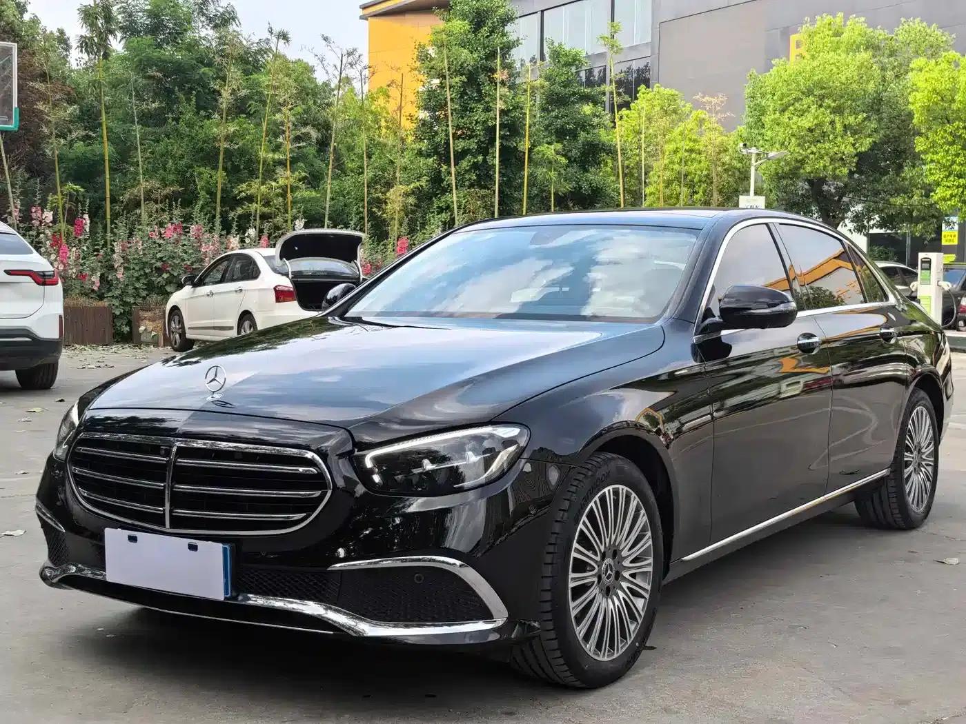 Mercedes-Benz E-Class 2023 Facelift E 300 L Fashion Model — миниатюра 1