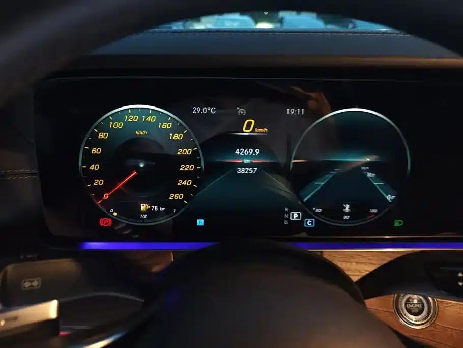 Mercedes-Benz E-Class 2022 E 300 L Fashion Edition — миниатюра 14
