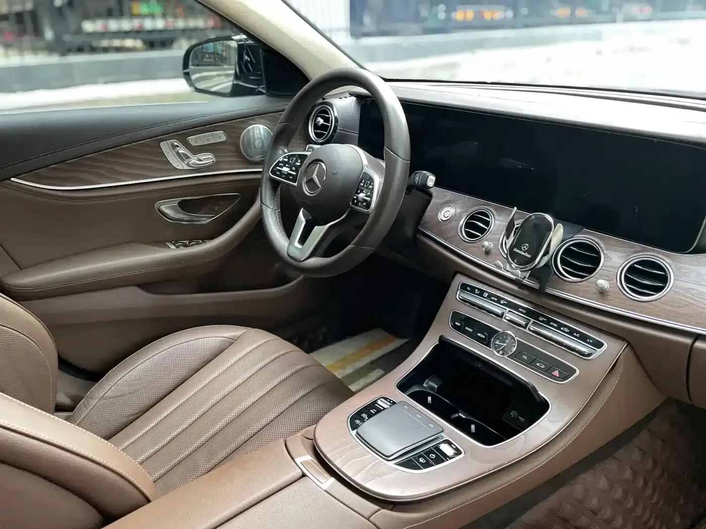 Mercedes-Benz E-Class 2020 Facelift E 300 L Fashion Model — миниатюра 11