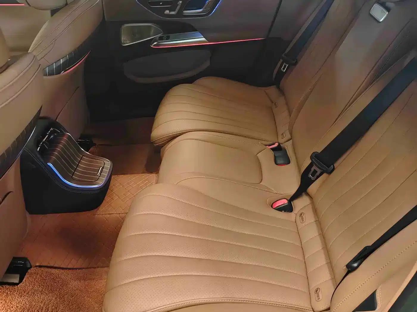 2025 Mercedes-Benz E-Class E 300 L Luxury — миниатюра 3