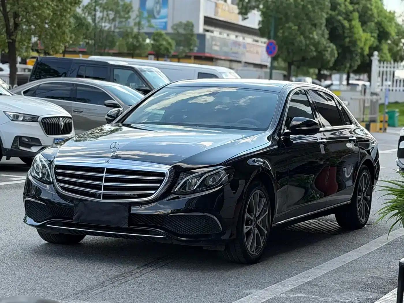 Mercedes-Benz E-Class 2019 Facelift E 300 L Luxury — миниатюра 1