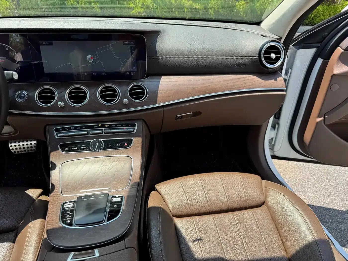 2019 Mercedes-Benz E-Class E 200 L — миниатюра 18