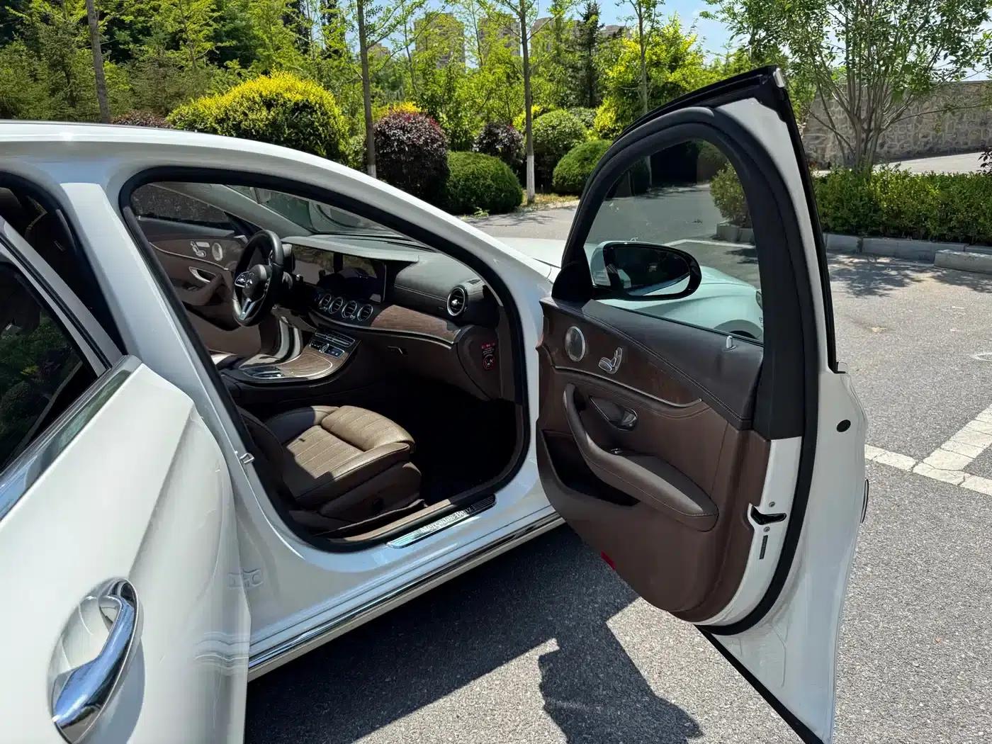 2019 Mercedes-Benz E-Class E 200 L — миниатюра 23