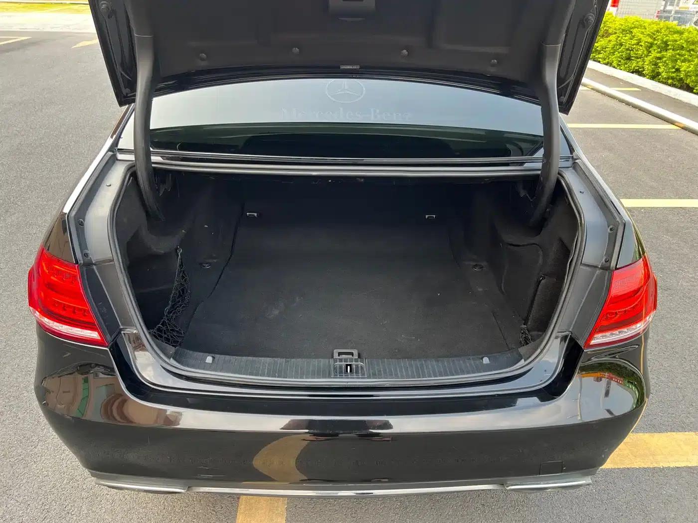 2015 Mercedes-Benz E-Class Facelift E 260 L — миниатюра 29