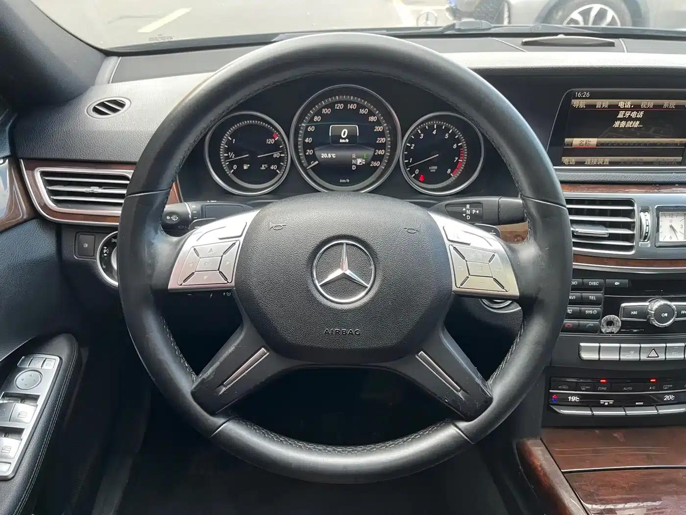 2015 Mercedes-Benz E-Class E 260 L — миниатюра 18
