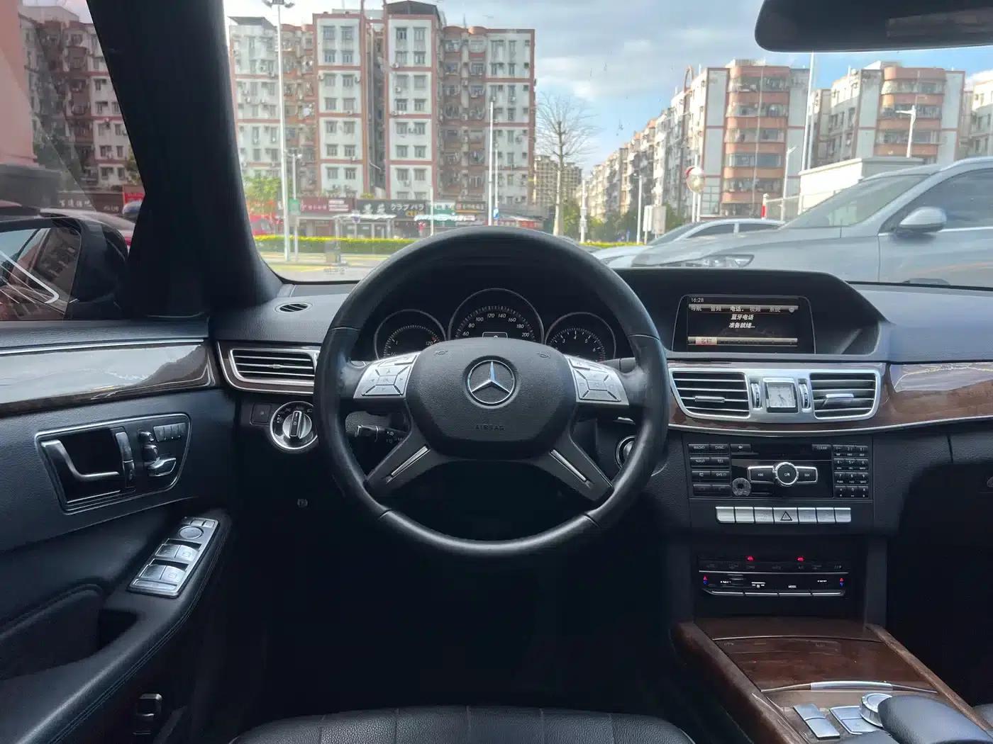 2015 Mercedes-Benz E-Class E 260 L — миниатюра 22