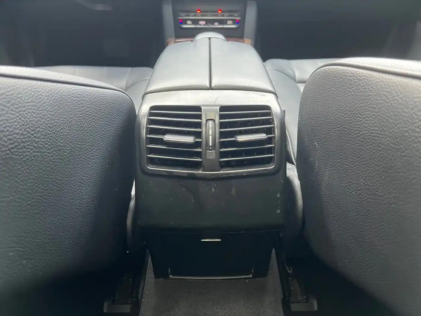 2015 Mercedes-Benz E-Class E 260 L — миниатюра 24