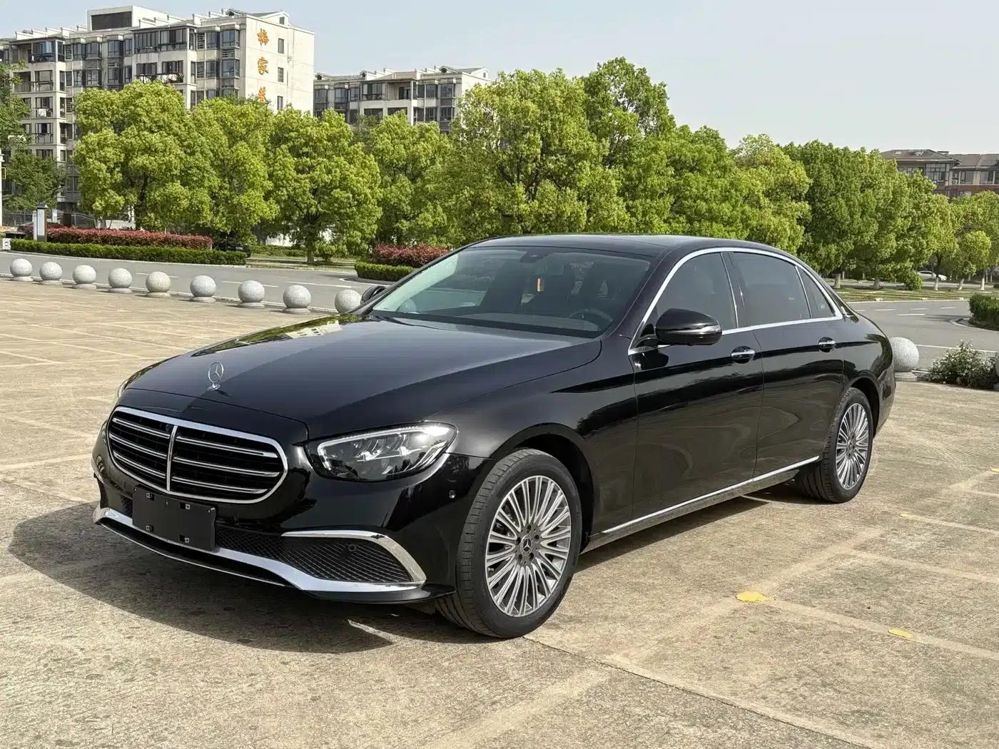 2022 Mercedes-Benz E-Class E 300 L Luxury — миниатюра 1