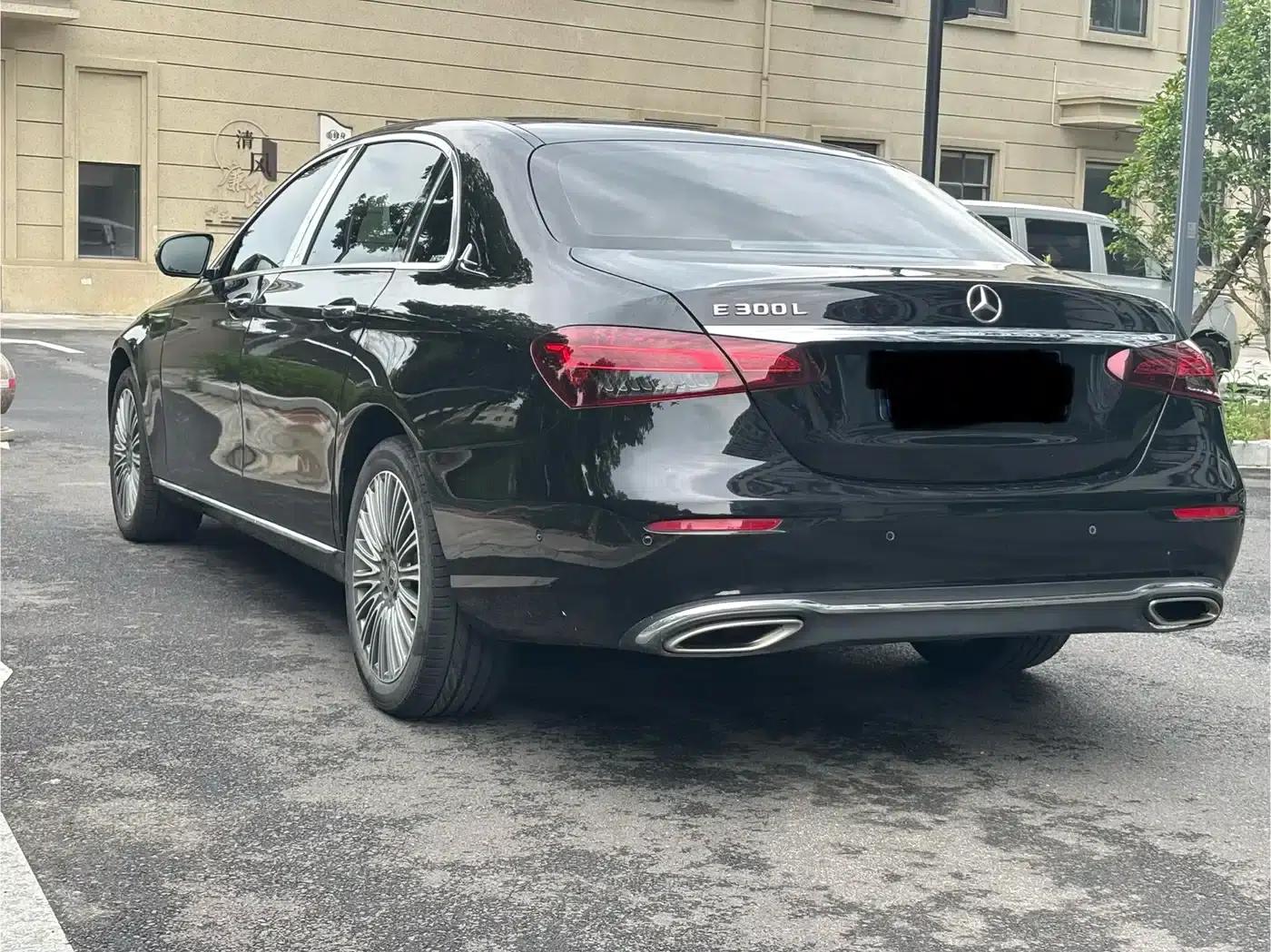 Mercedes-Benz E-Class 2022 E 300 L Fashion Edition — миниатюра 19