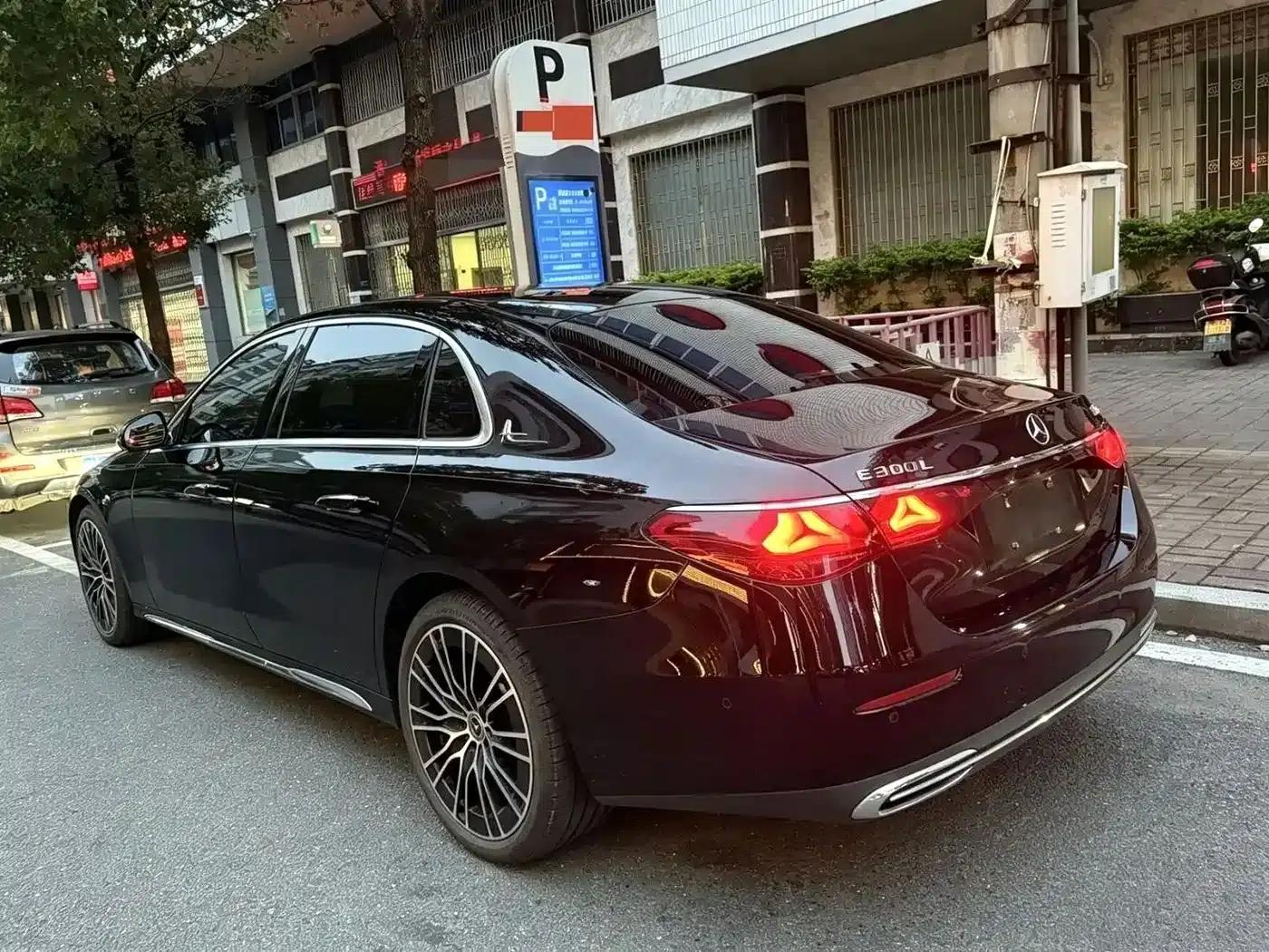 2025 Mercedes-Benz E-Class E 300 L Luxury — миниатюра 7