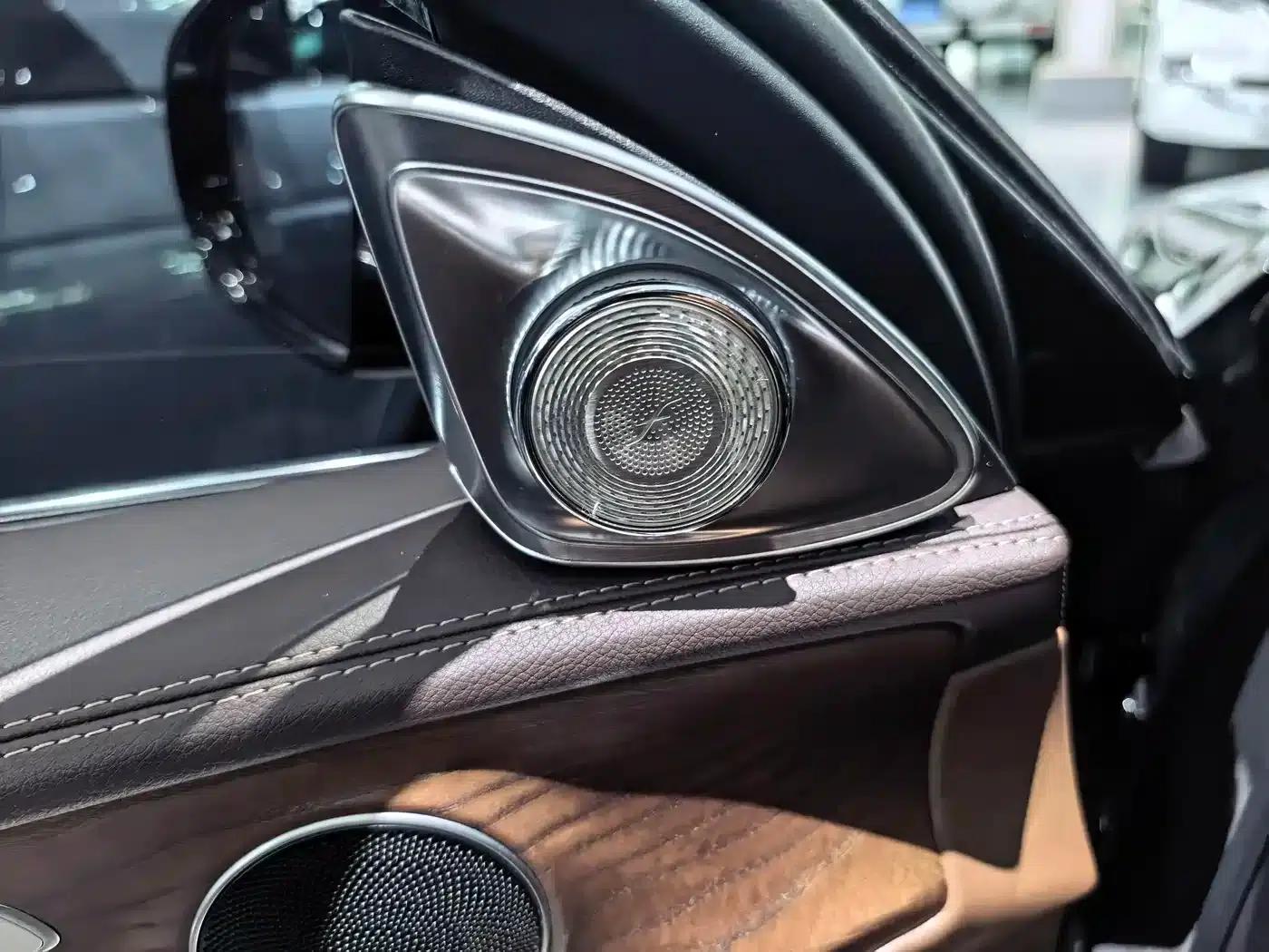 2023 Mercedes-Benz E-Class E 260 L — миниатюра 8