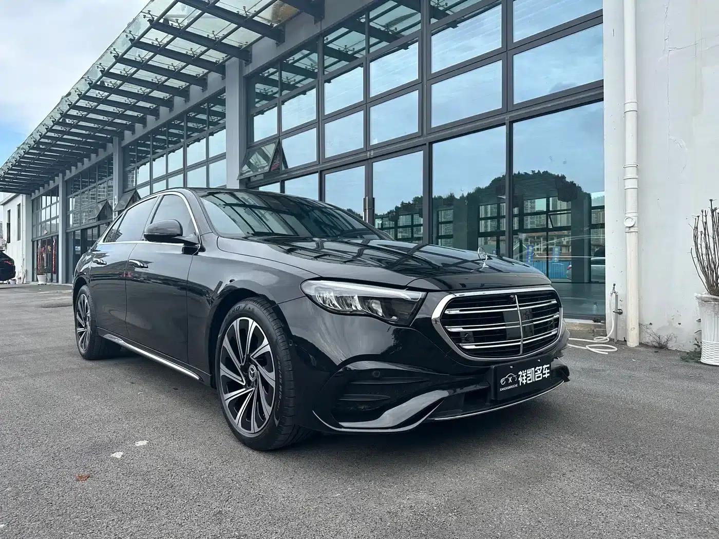 2025 Mercedes-Benz E-Class E 300 L Luxury — миниатюра 3