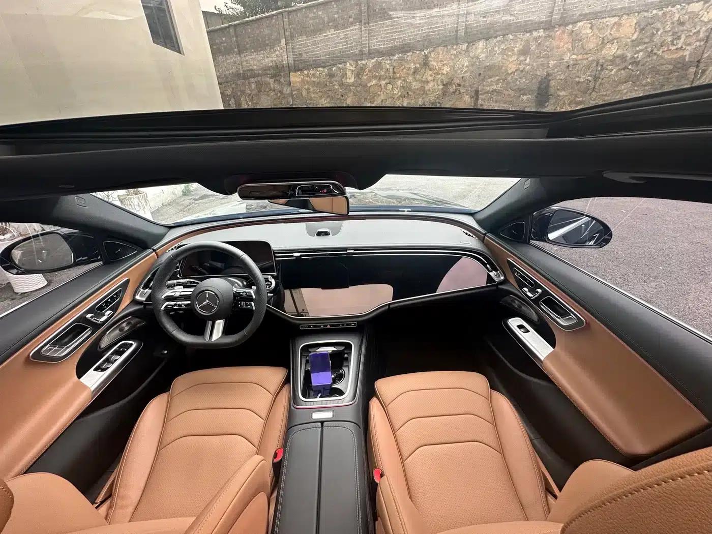 2025 Mercedes-Benz E-Class E 300 L Luxury — миниатюра 5