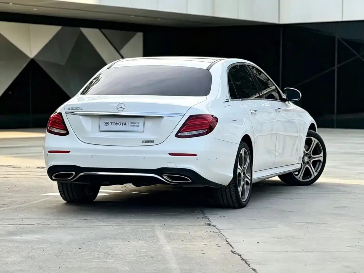 2016 Mercedes-Benz E-Class E 300 L Sport Luxury — миниатюра 2