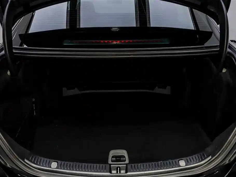 Mercedes-Benz E-Class 2023 Facelift E 260 L Sport — миниатюра 6