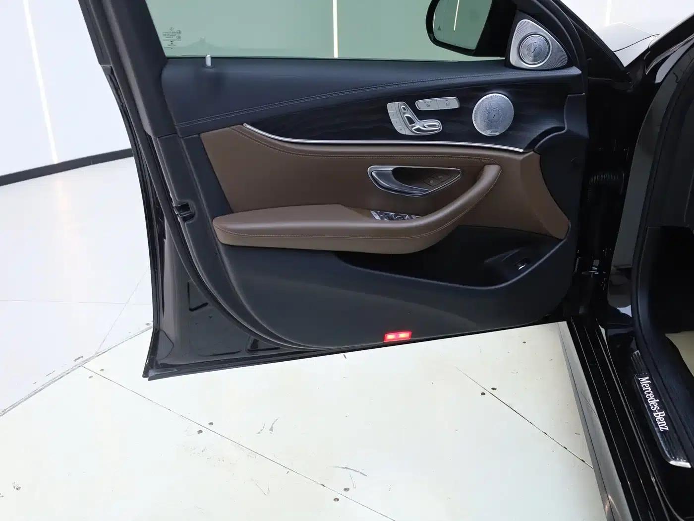 Mercedes-Benz E-Class 2020 Facelift E 300 L Sport Special Edition — миниатюра 27