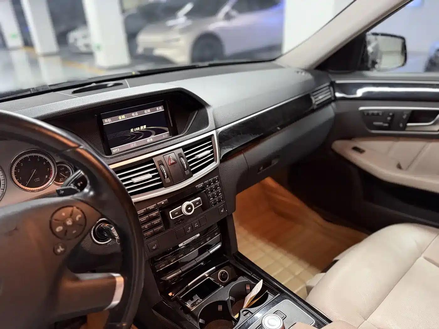 Mercedes-Benz E-Class 2012 E 260 L CGI Fashion Edition — миниатюра 10