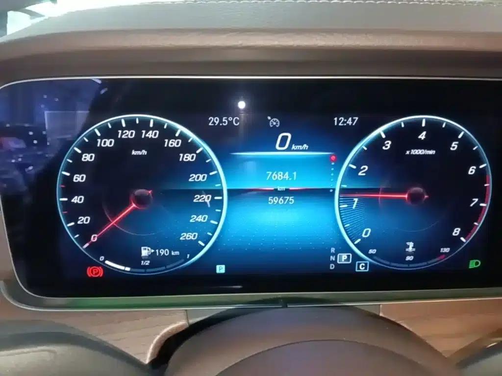 Mercedes-Benz E-Class 2021 Facelift E 300 L Luxury — миниатюра 12