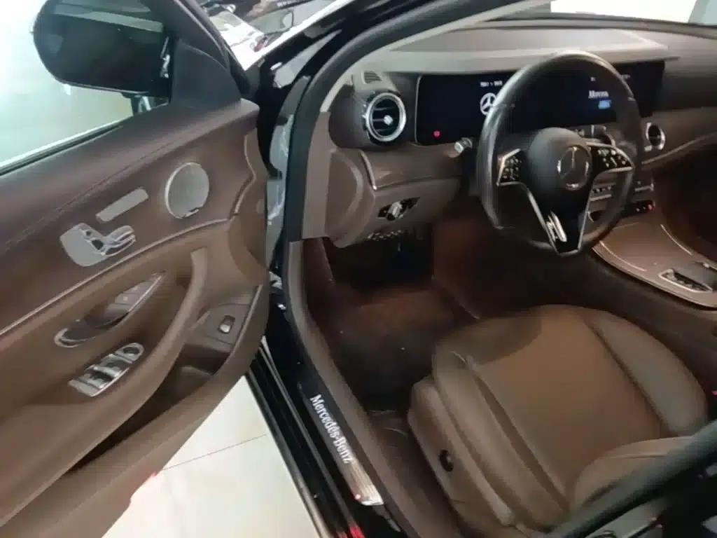 Mercedes-Benz E-Class 2021 Facelift E 300 L Luxury — миниатюра 16